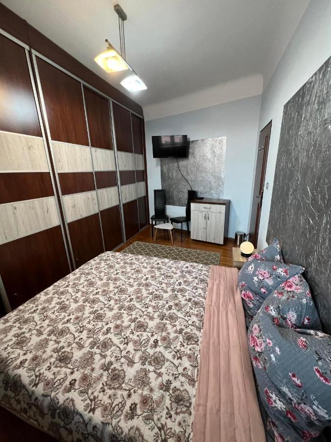Jednosci Hostel Zielona Góra Exteriör bild