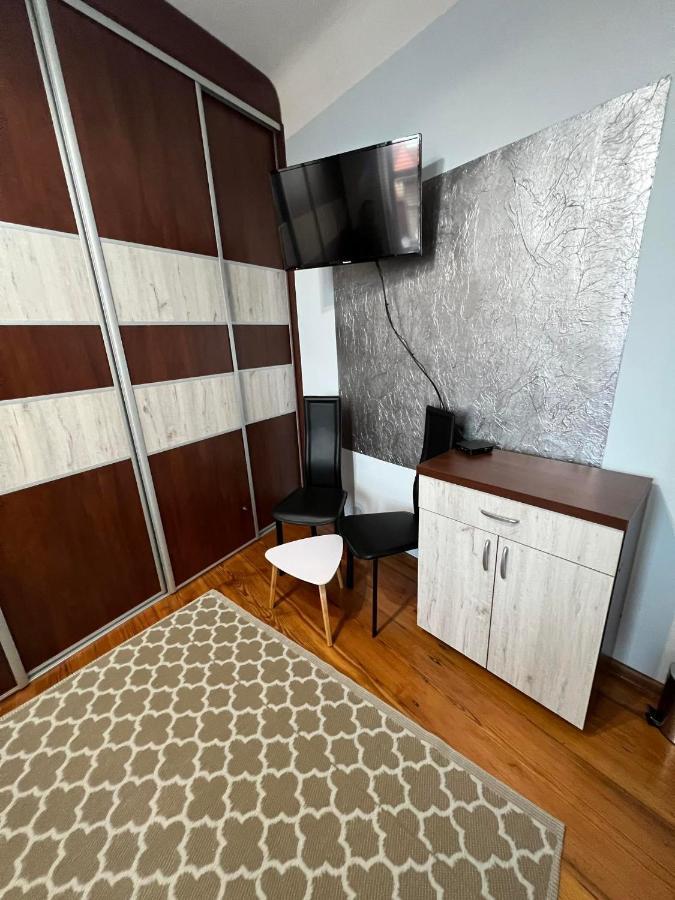 Jednosci Hostel Zielona Góra Exteriör bild